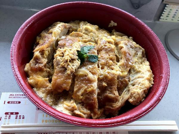玉子とじ丼 600円