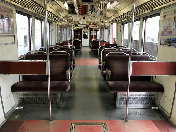 6905（モ6900形）の車内