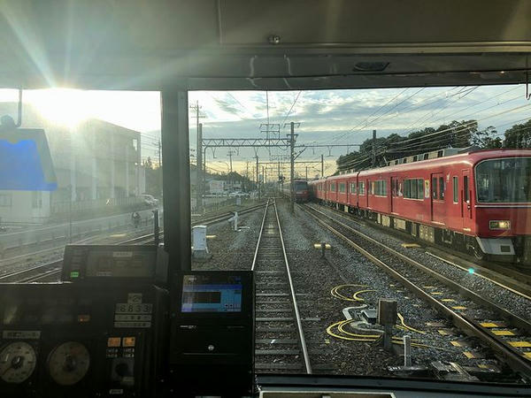 国府駅発車直後
