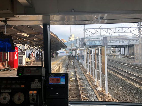 豊川稲荷駅進入