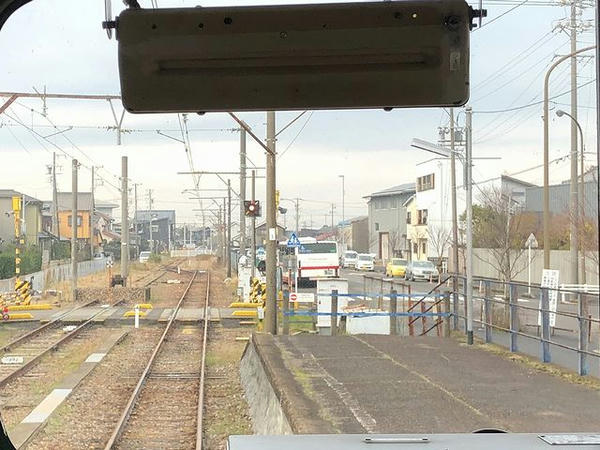 廃止区間に伸びる路盤