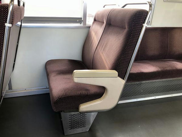 6420（ク6400形）のシート