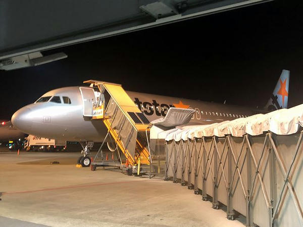 成田空港に駐機中のジェットスター・ジャパンGK211便