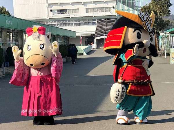 お出迎えするひめたんともりりぃ