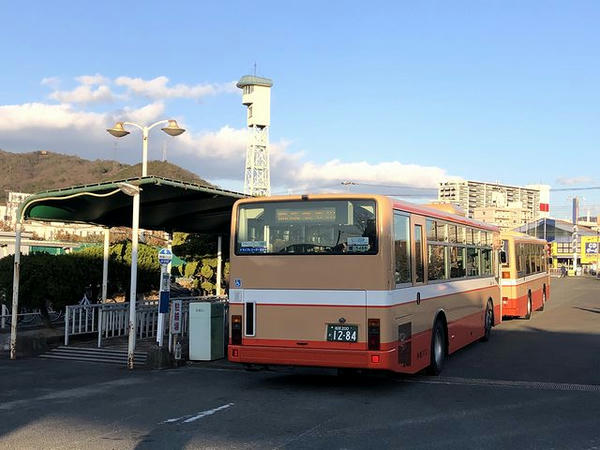 停車中の無料ファンバス