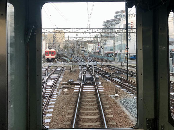 鈴蘭台駅発車直後
