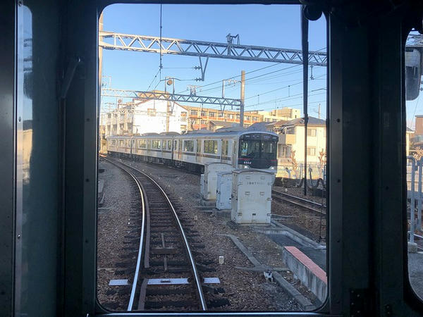 小野駅停車中