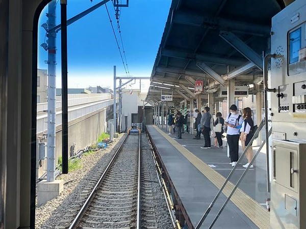 新田駅進入