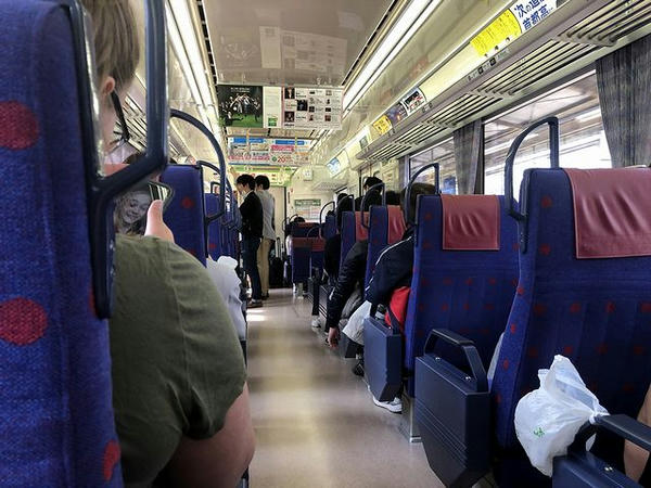三崎口行き快特列車（2129・デハ2100形Ms）の車内