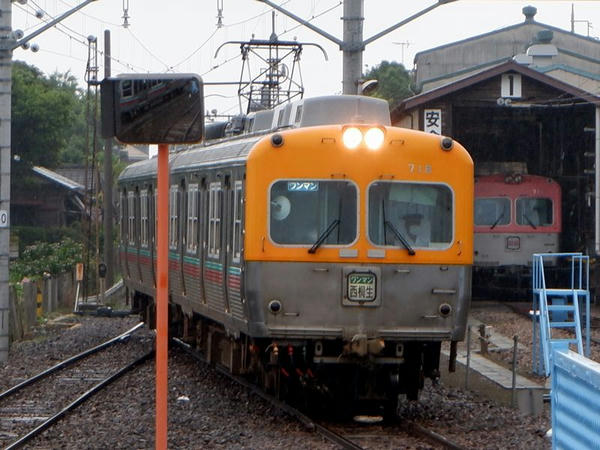 大胡駅に入ってくる西桐生行き普通列車