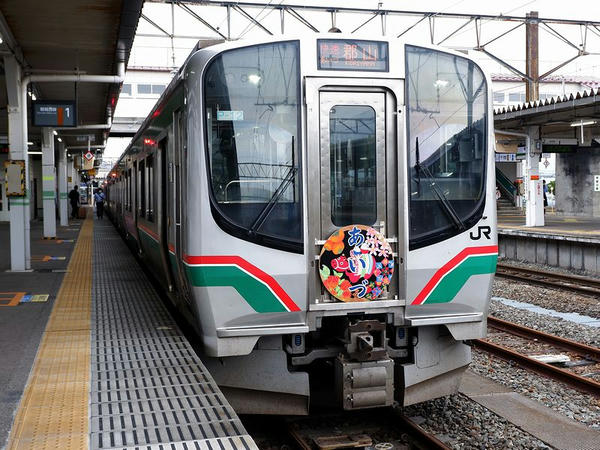 会津若松駅に停車中の快速あいづ6号