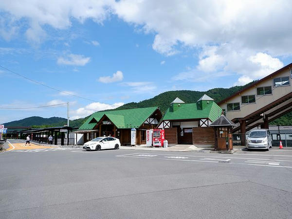 柳津駅の駅舎