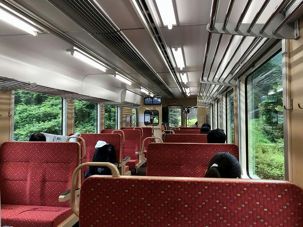 釜石駅発車直後の車内の様子