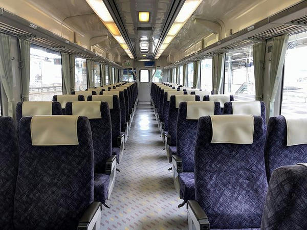 キハ110系（キハ110-3）0番台の車内