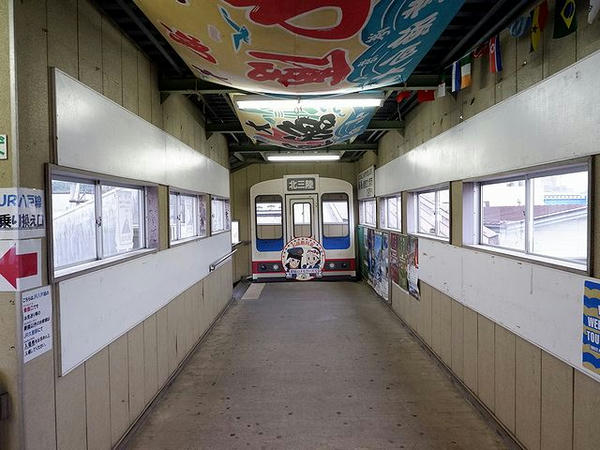 久慈駅の跨線橋内