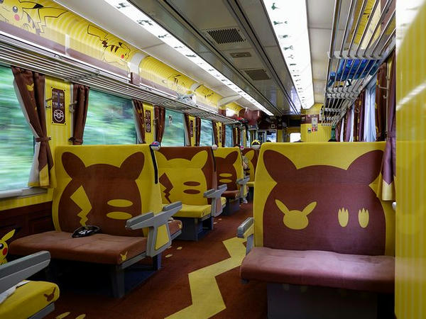 POKÉMON with YOU トレイン「コミュニケーションシート」（キハ100-1）の車内