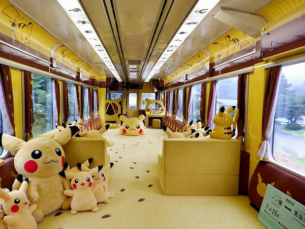 POKÉMON with YOU トレイン「プレイルーム」（キハ100-3）の車内