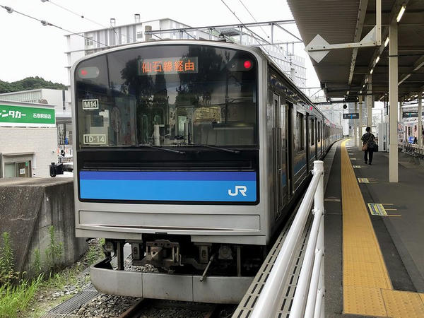 石巻駅に停車中のあおば通行き普通列車