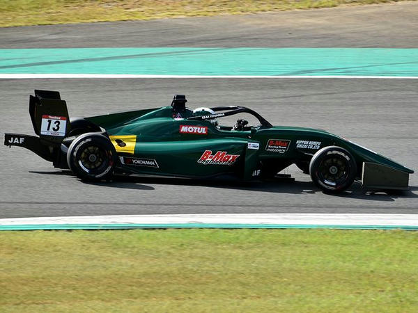 No.13 吉田基良選手