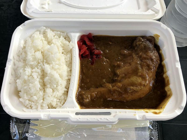チキンレッグカレー 1100円