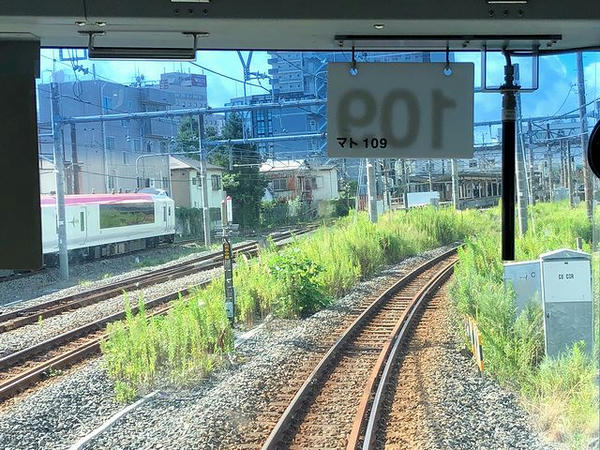 成田駅進入