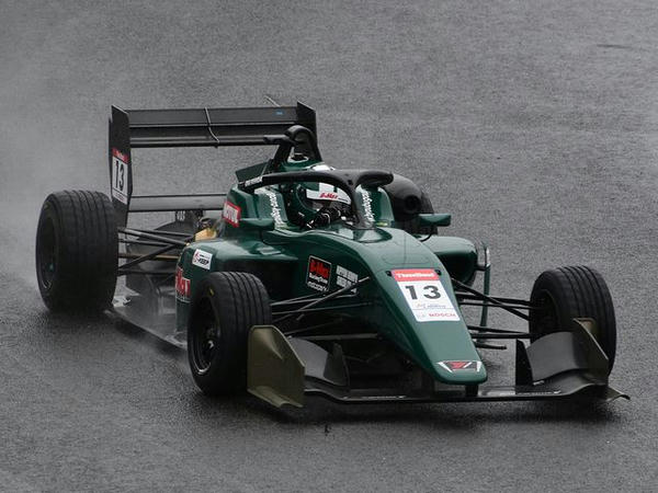 No.13 吉田基良選手
