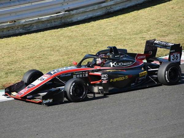 2位を走るNo.36 宮田莉朋選手