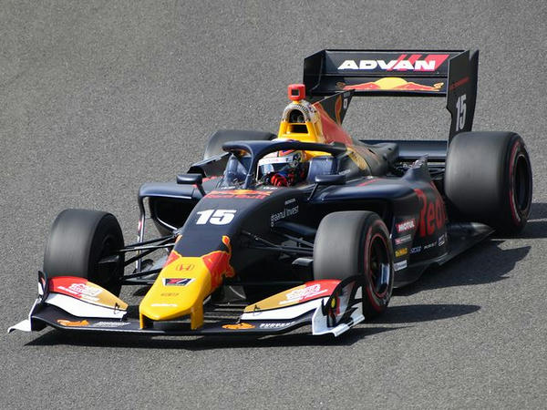 Q3 8位のNo.15 笹原右京選手