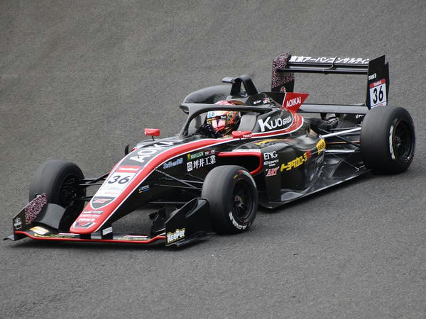 トップを走るNo.36 宮田選手