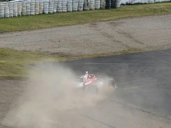 コースアウトしたフェネストラズ選手