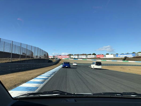第5コーナー進入