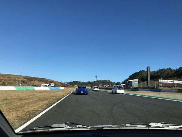 V字コーナーとヘアピンコーナー間のストレート