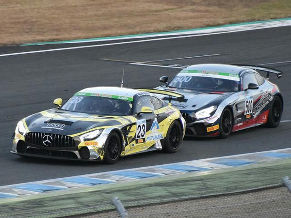 最終盤でリタイアとなってしまったNo.23 TKRI 松永建設 AMG GT4