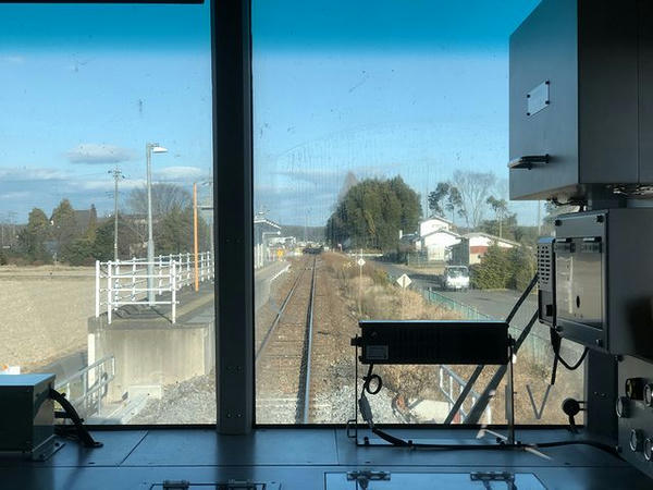 下野花岡駅進入