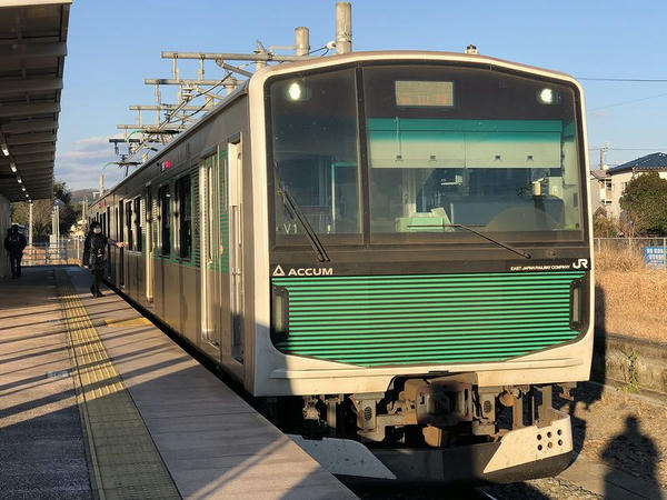 烏山駅に停車中の宝積寺行き普通列車