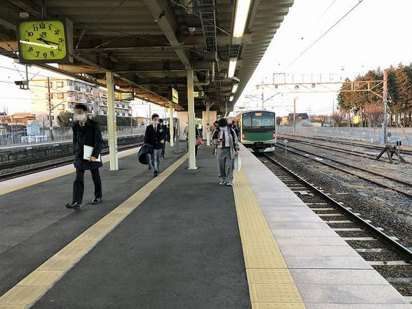 宝積寺駅に到着した普通列車