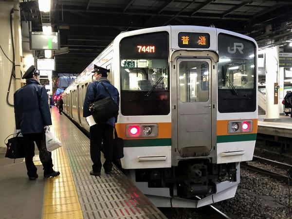 高崎駅に到着した普通列車