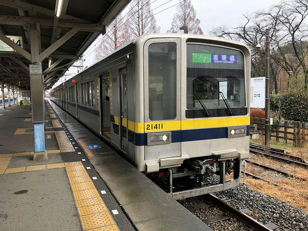 新大平下駅に到着した南栗橋行き普通列車