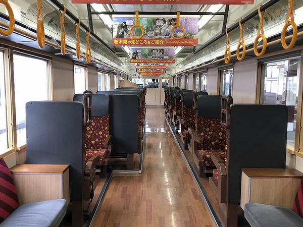「いろは」（クハ205-603）の車内