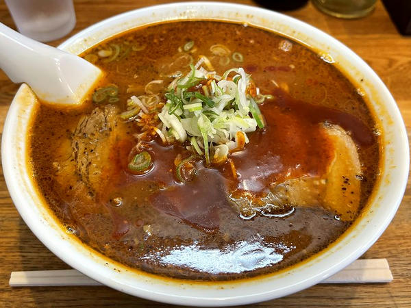 濃厚辛味噌中華（普通麺・並） 780円 
