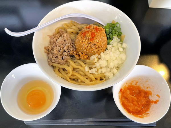 牛骨油そば 850円 ＋ 生卵 50円