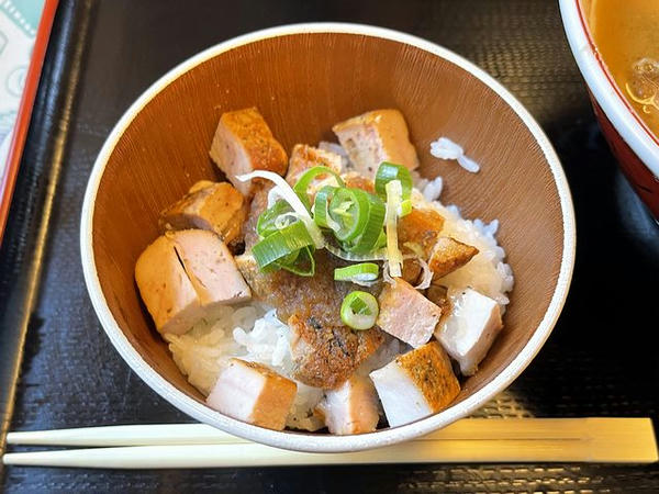 吊るし焼きちゃーしゅー丼 350円