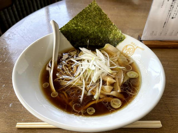 ザ・醤油らぁめん 820円