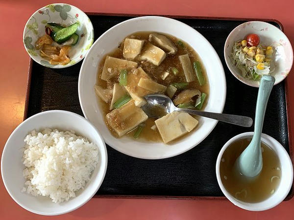 今月のサービス定食(3)（カニと豆腐の煮込み） 650円