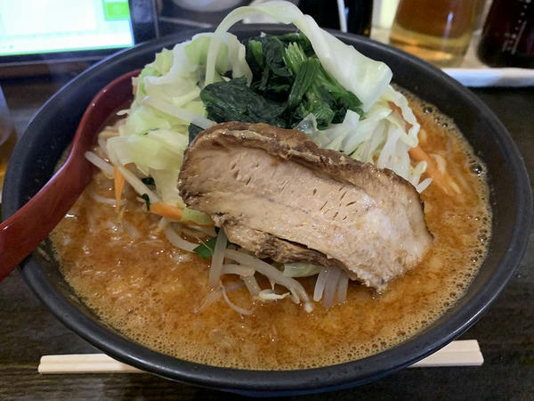野菜ラーメン（ピリ辛みそ）チャーシュー1枚増し 1,040円