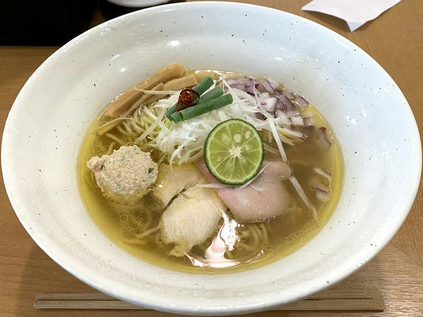 金色のとりそば 850円