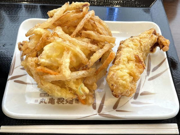 野菜かき揚げ 160円 と かしわ 170円 
