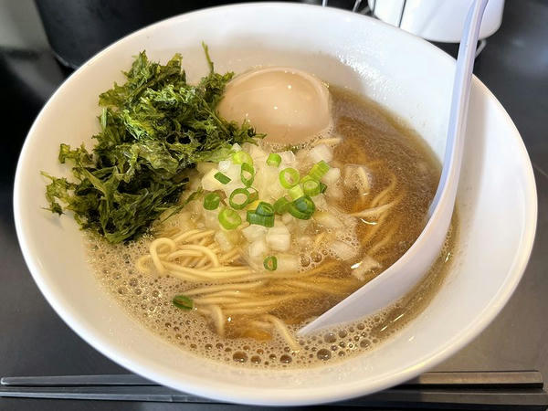 煮干中華そばsapphire 700円 ＋ 煮玉子OPTION 100円