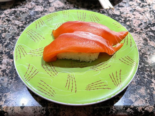 生サーモン 297円