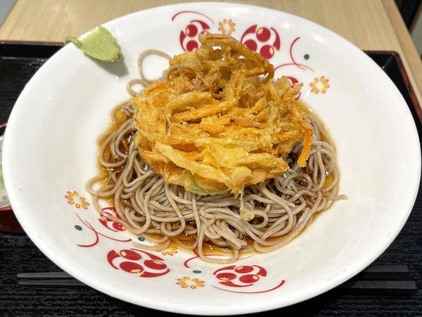 冷しかき揚げそば 550円